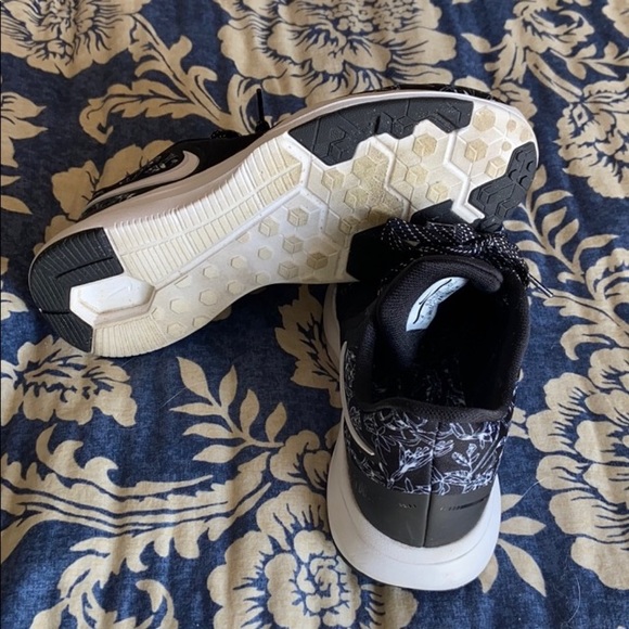 Nike TR8 - Picture 4 of 6